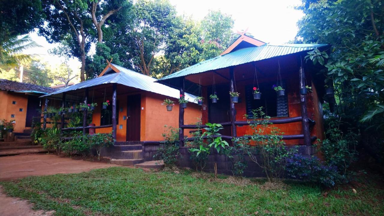 บ้านดินโฮมสเตย์ ปางอุ๋ง Ban Huai Makhuea Som المظهر الخارجي الصورة